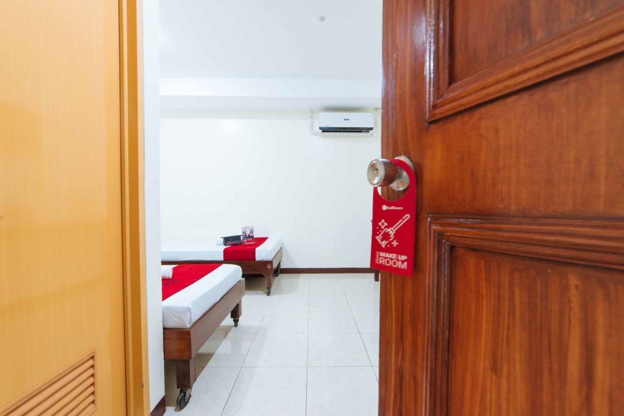 Reddoorz @ Davao Hub General Luna Kültér fotó