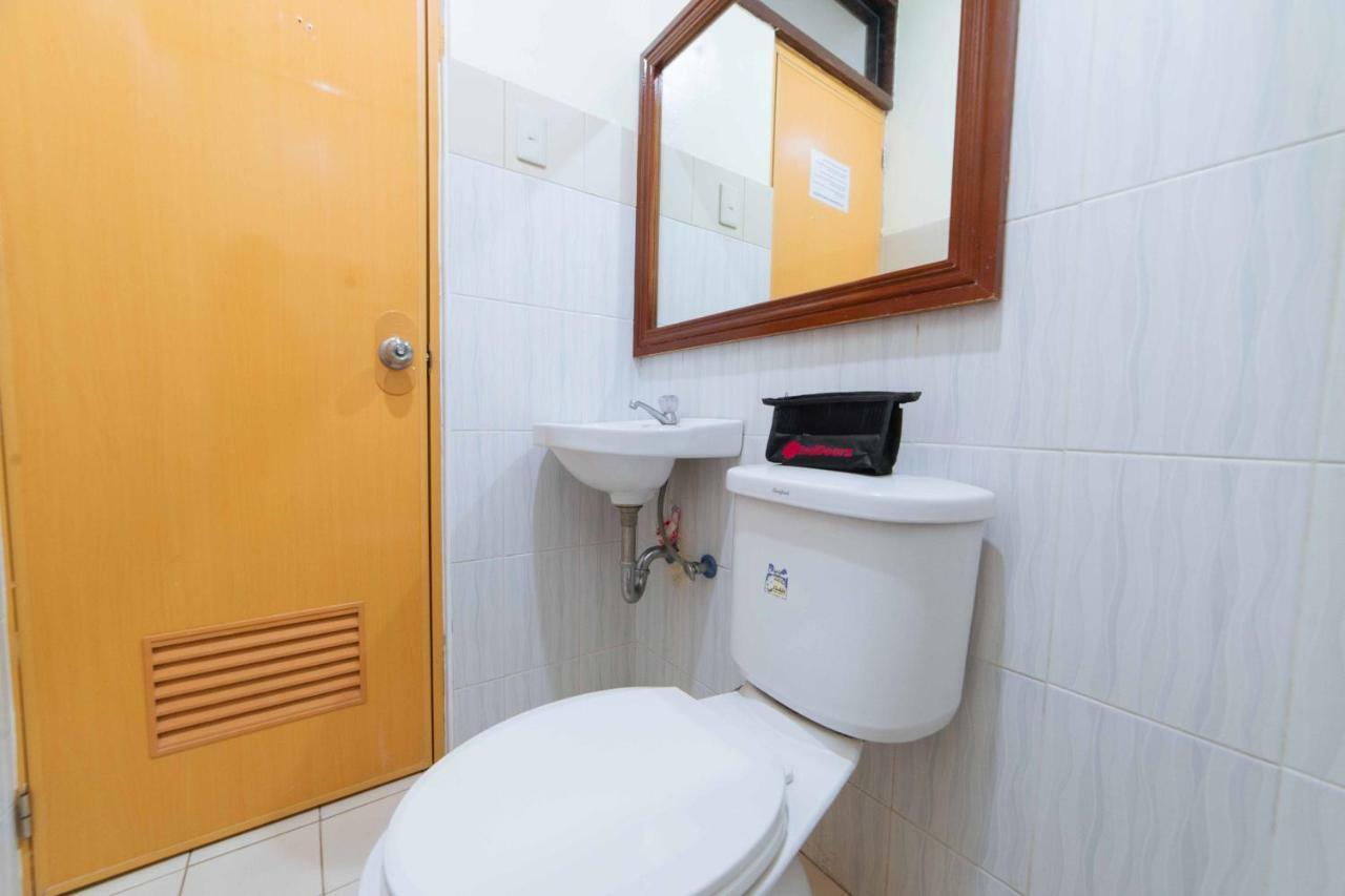 Reddoorz @ Davao Hub General Luna Kültér fotó