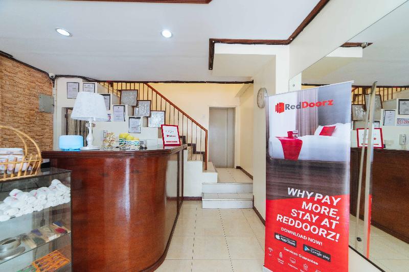 Reddoorz @ Davao Hub General Luna Kültér fotó
